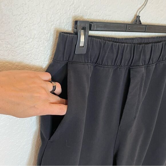 Lululemon Connector Short in Black size Medium - Picture 4 of 10